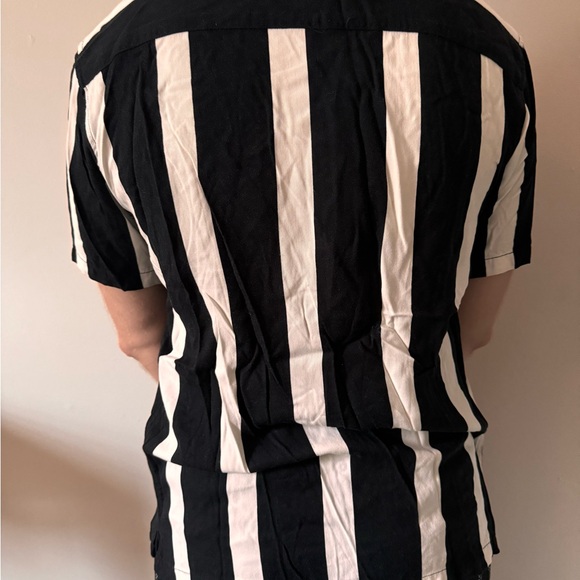 Bershka Monochrome Striped Shirt - Picture 2 of 3